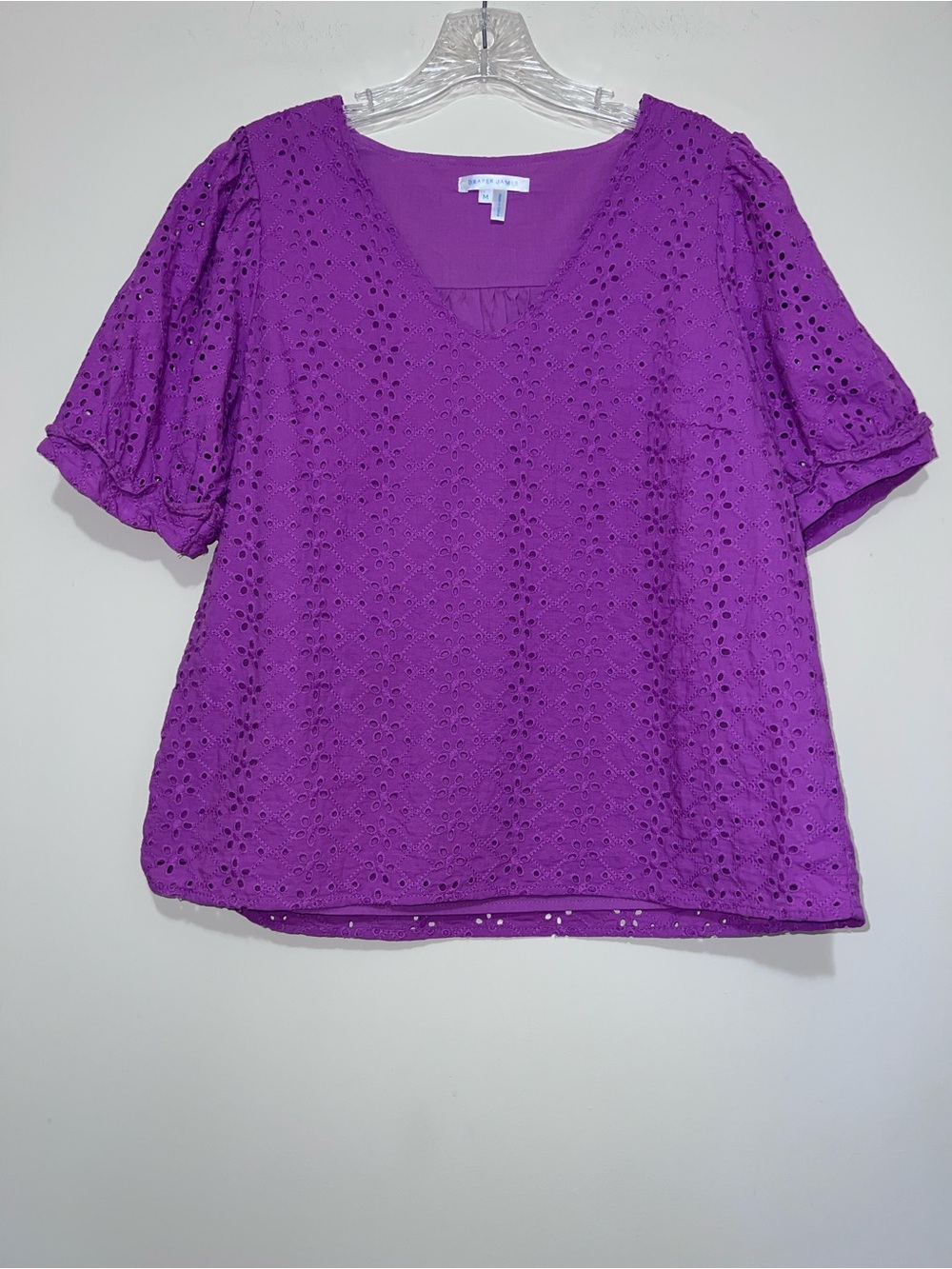 Draper James Women's Size M Purple Eyelet Cotton Top Short Sleeve V-Neck Shirt